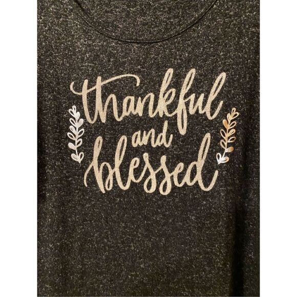 Ava James Charcoal Gray Thankful And Blessed Short Sleeve Scoop Neck Shirt Size - Picture 3 of 5